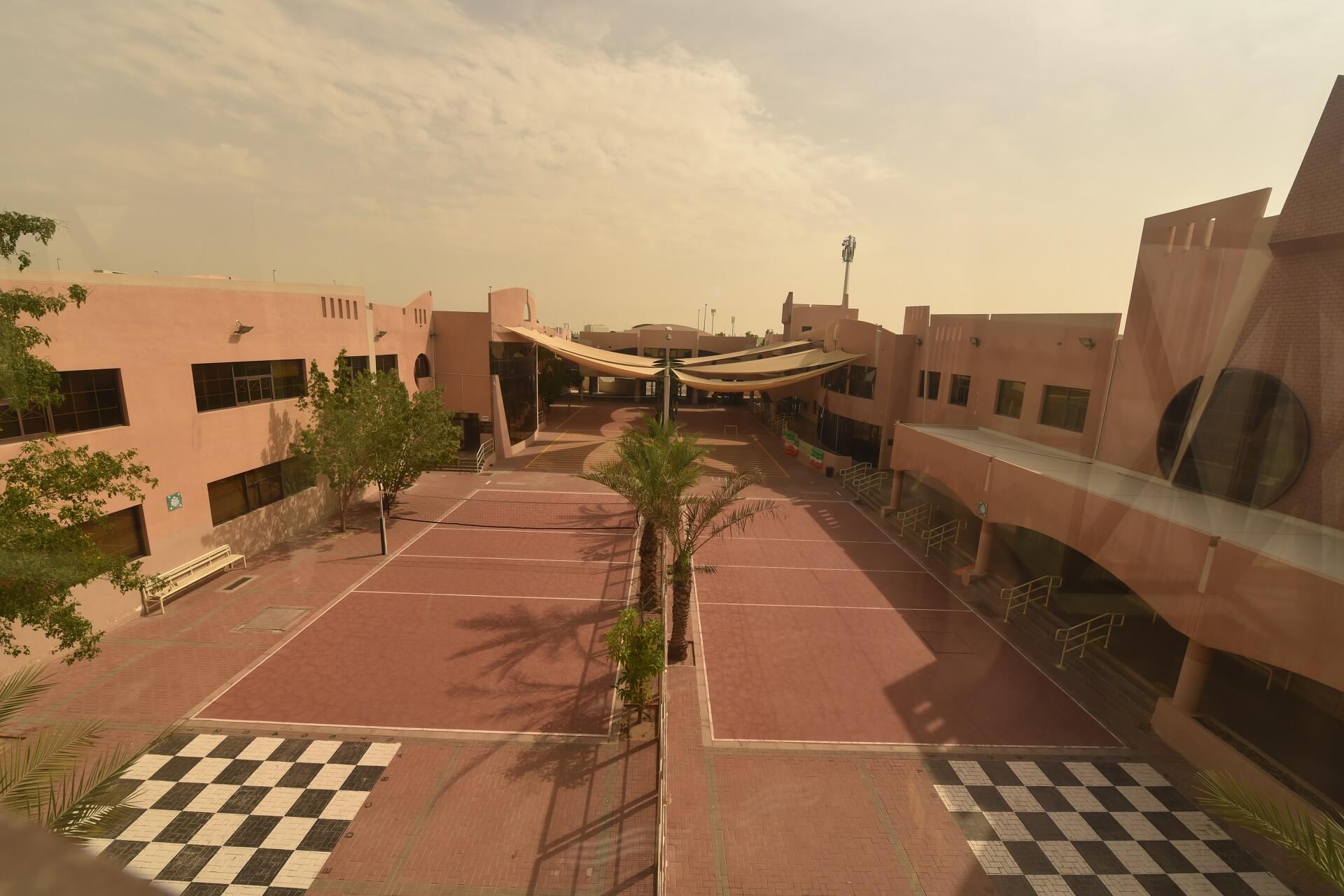 مدارس تحت نظارت